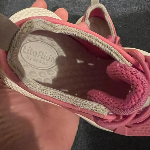 Crocs - Picture 2 of 3